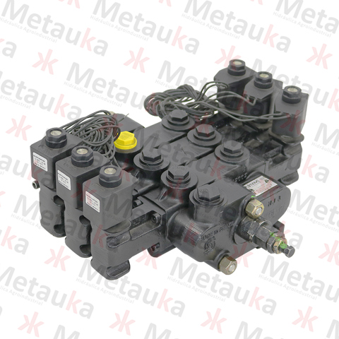 Comando Danfoss de 1/2 - 3 secciones - Eléctrico 12 volt.