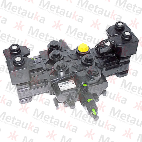 Comando Danfoss de 1/2 - 2 secciones - Eléctrico 12 volt.