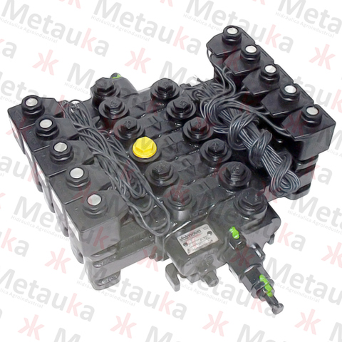 Comando Danfoss de 1/2 - 5 secciones - Eléctrico 12 volt.